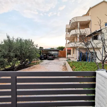 Apartment A4 Kevic *