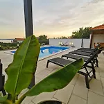 A4 Kevic * Kaštela