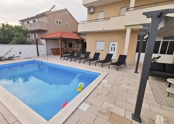 A4 Kevic Apartment